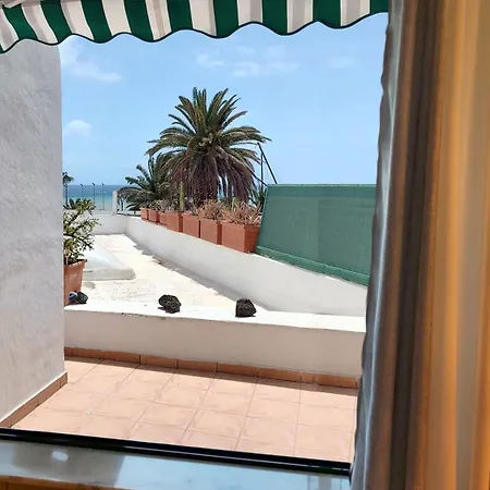 Lanzarote Beachfront On Cucharas With A Sea View Appartement Costa Teguise