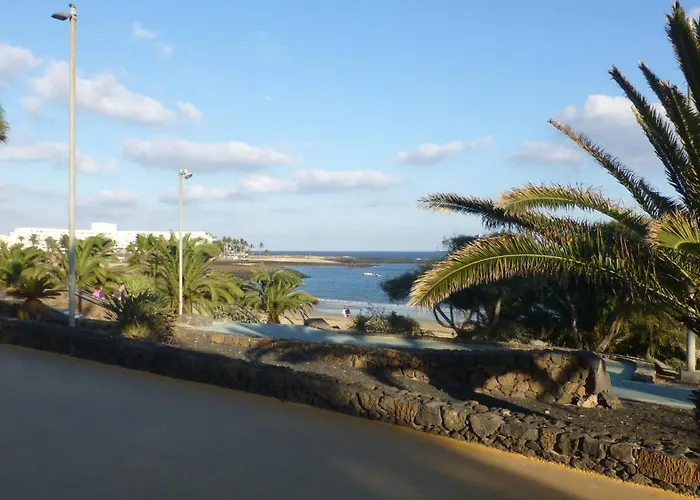 Lanzarote Beachfront On Cucharas With A Sea View Коста-Тегисе