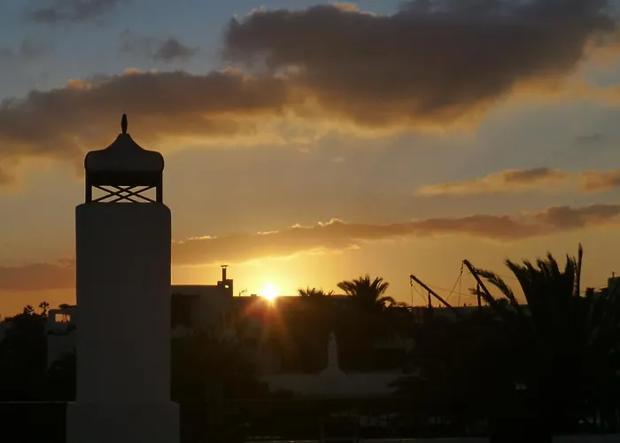 Апартаменты Lanzarote Beachfront On Cucharas With A Sea View *