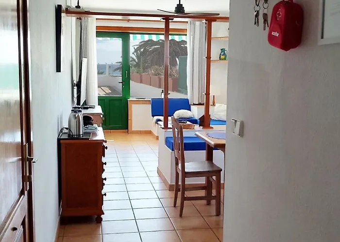 Lanzarote Beachfront On Cucharas With A Sea View *