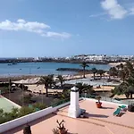 Lanzarote Beachfront On Cucharas With A Sea View Daire Costa Teguise