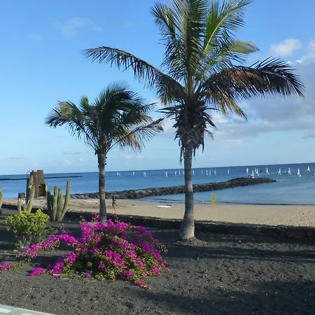 Lanzarote Beachfront On Cucharas With A Sea View *